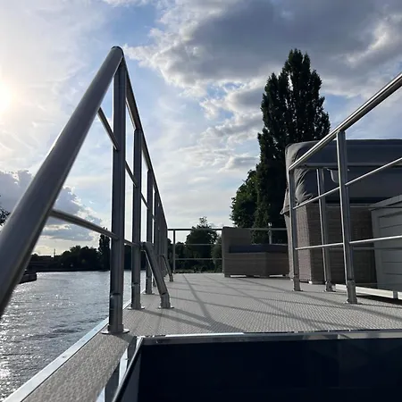 Nena Hausboot Hotel Berlin Exterior photo