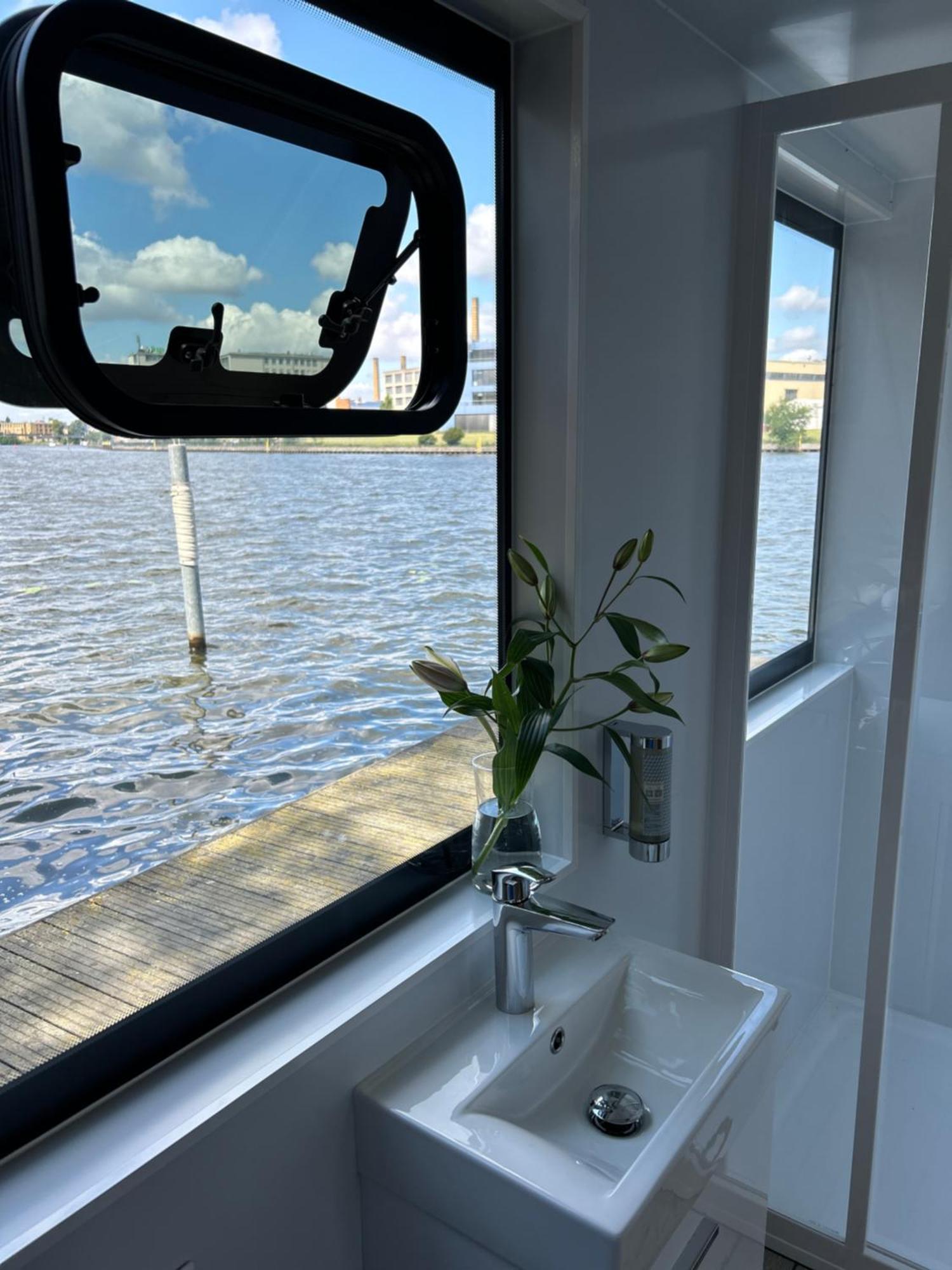 Nena Hausboot * Берлин